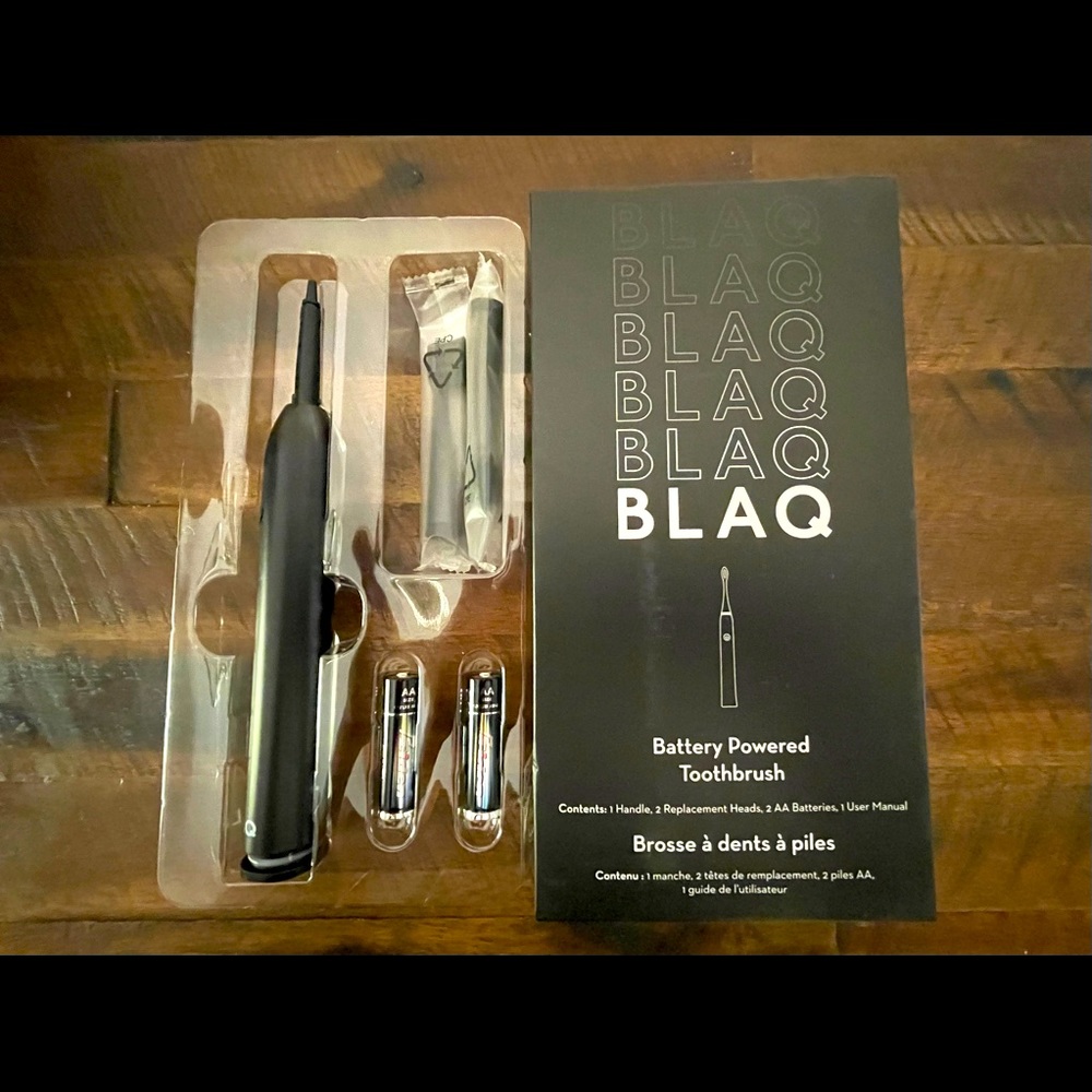 BLAQ Battery Powered Toothbrush New in Box